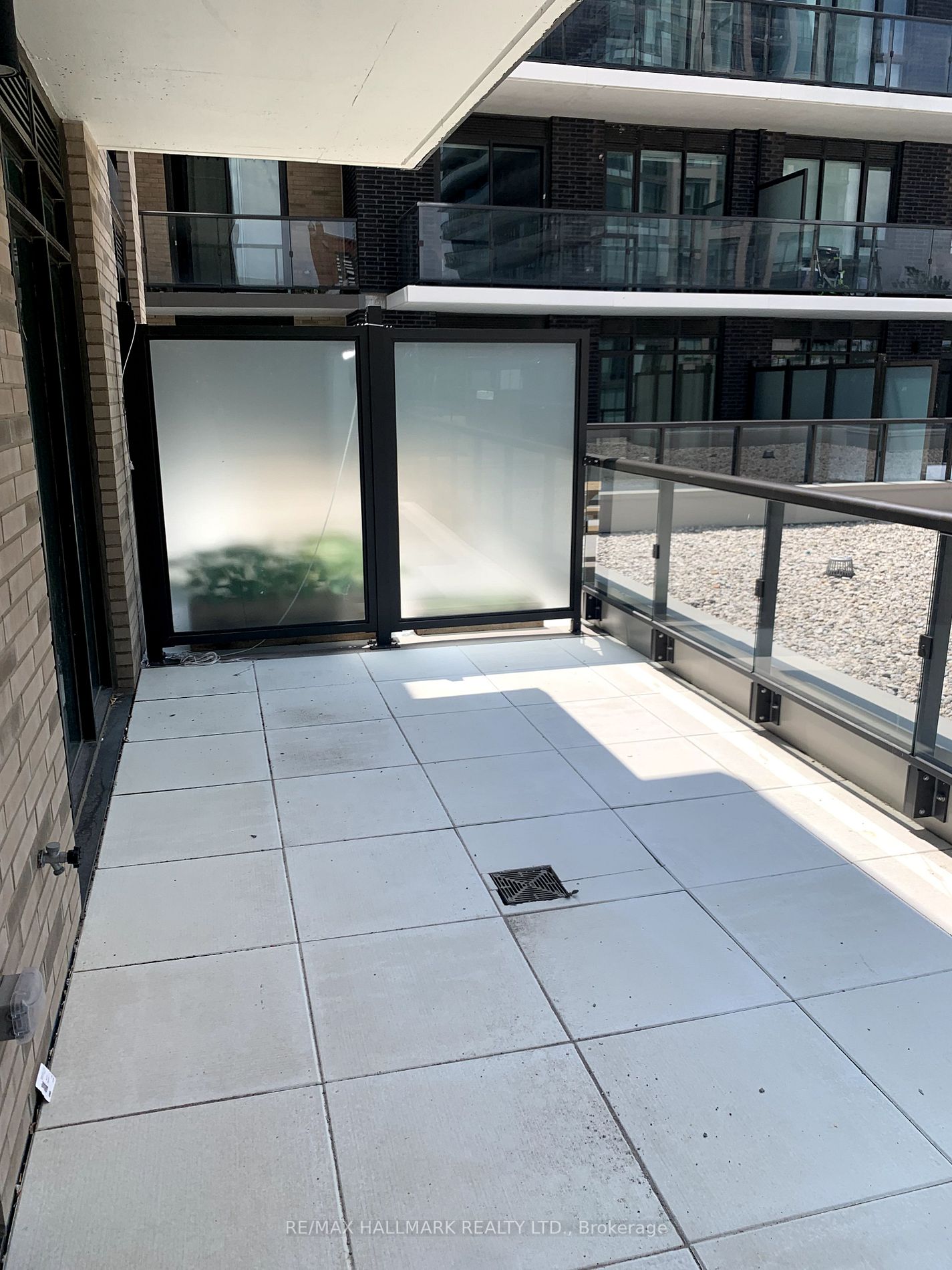 55 Duke St W, #233