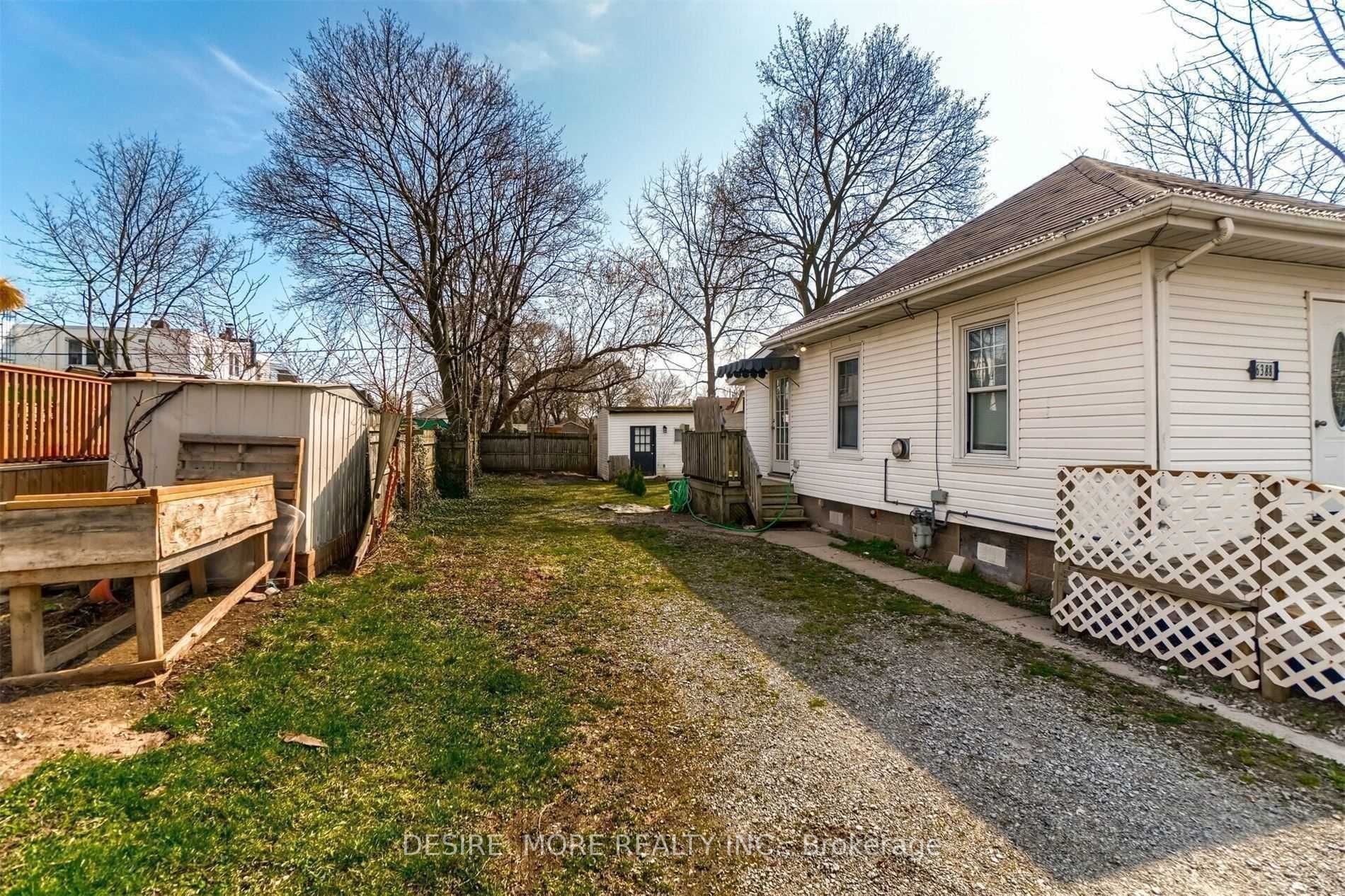 6388 Thorold Stone Rd