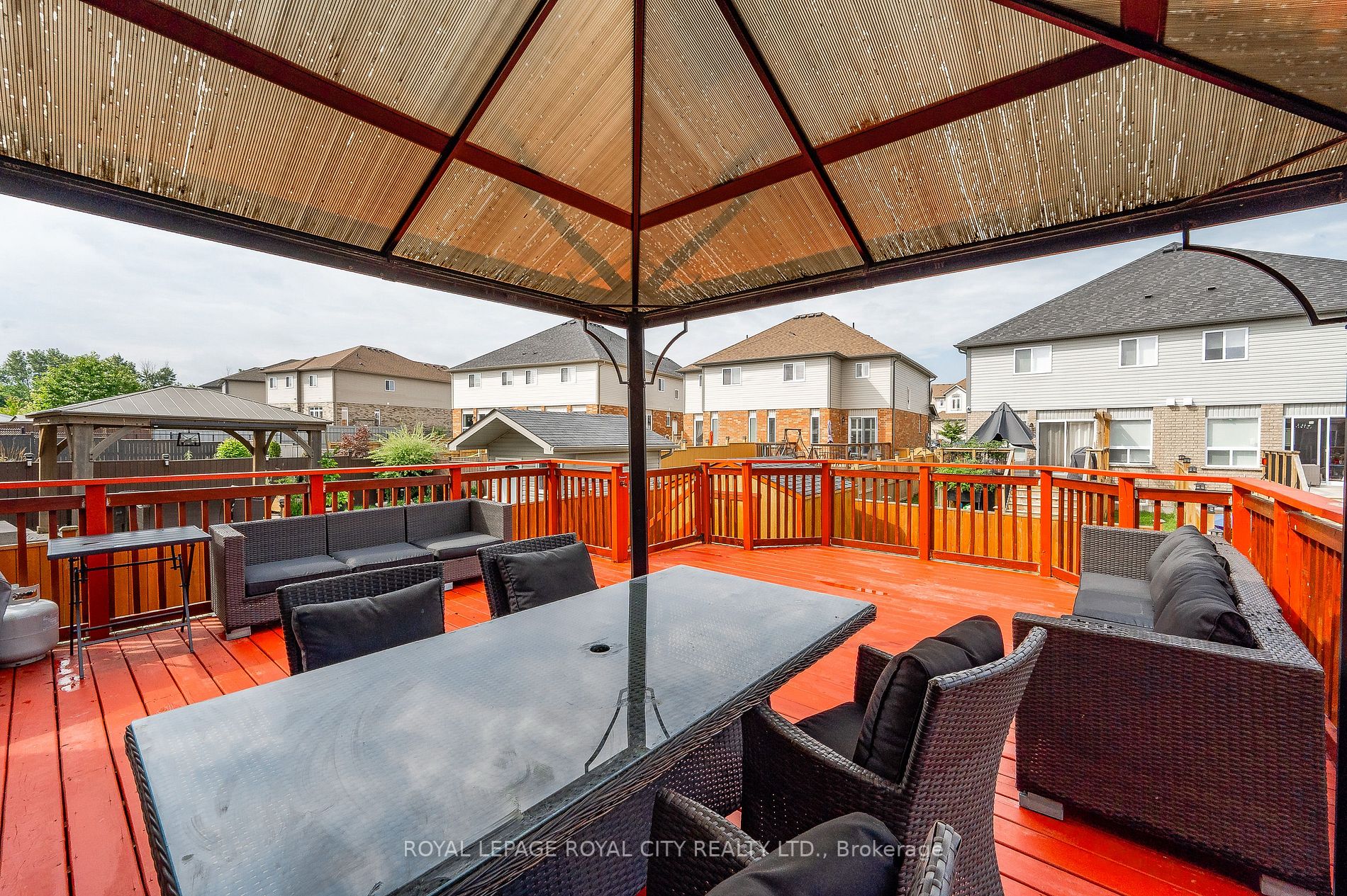 160 Curzon Cres
