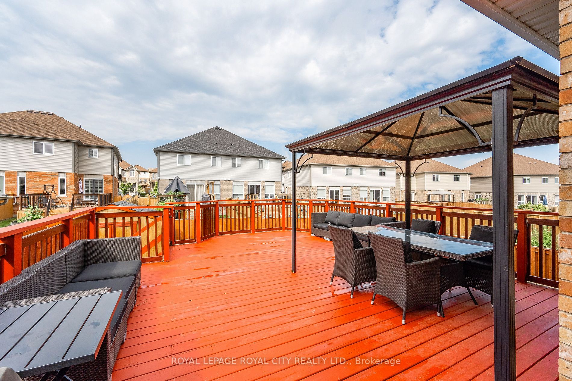 160 Curzon Cres
