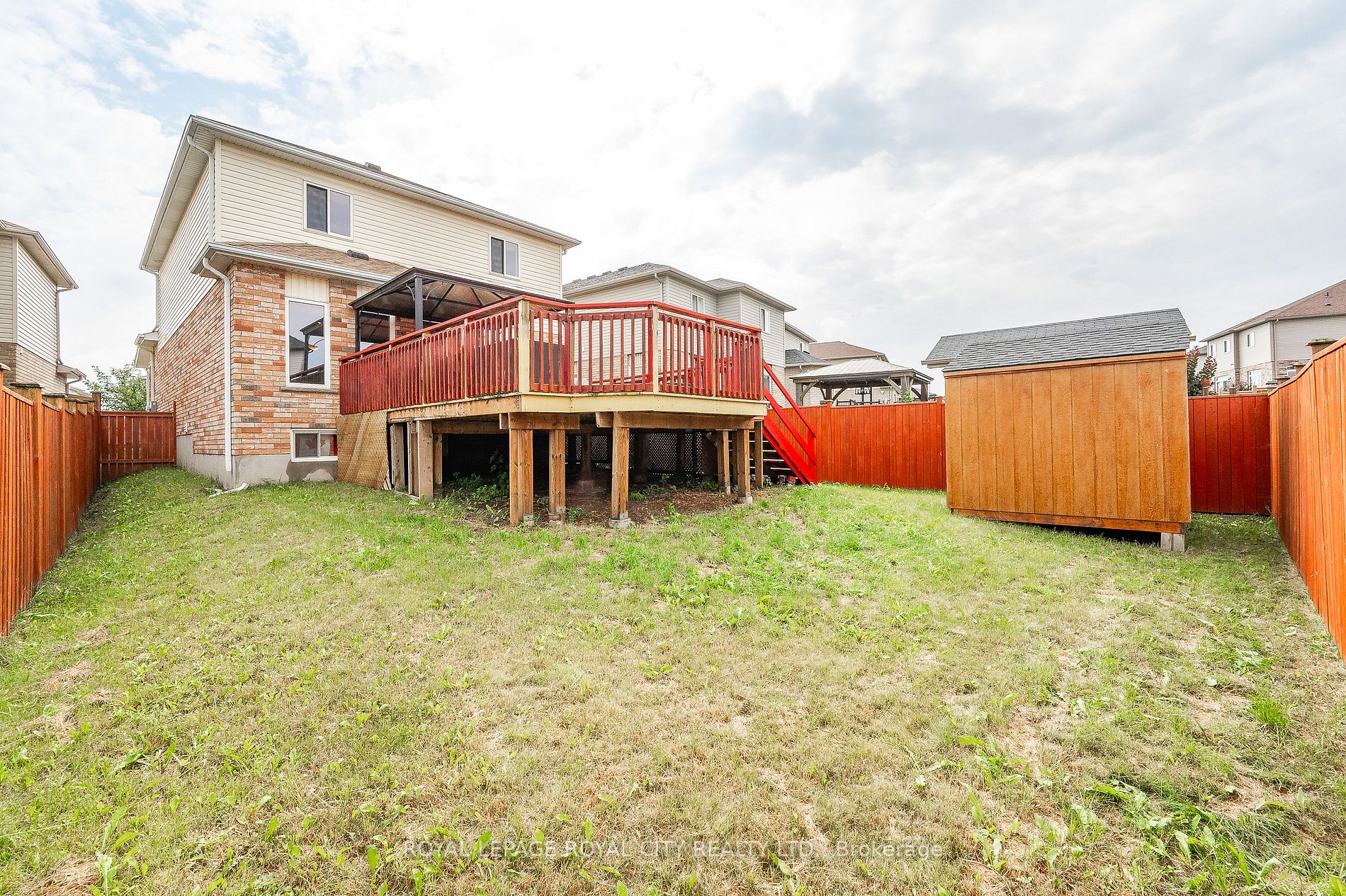 160 Curzon Cres