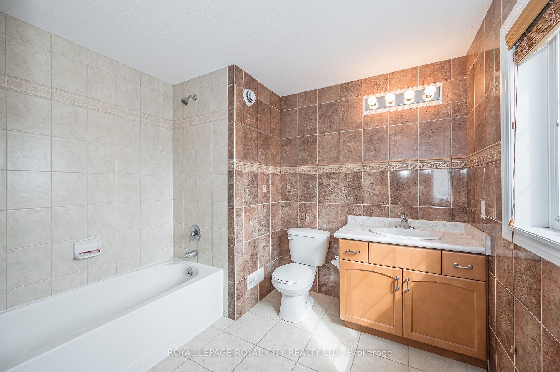 160 Curzon Cres