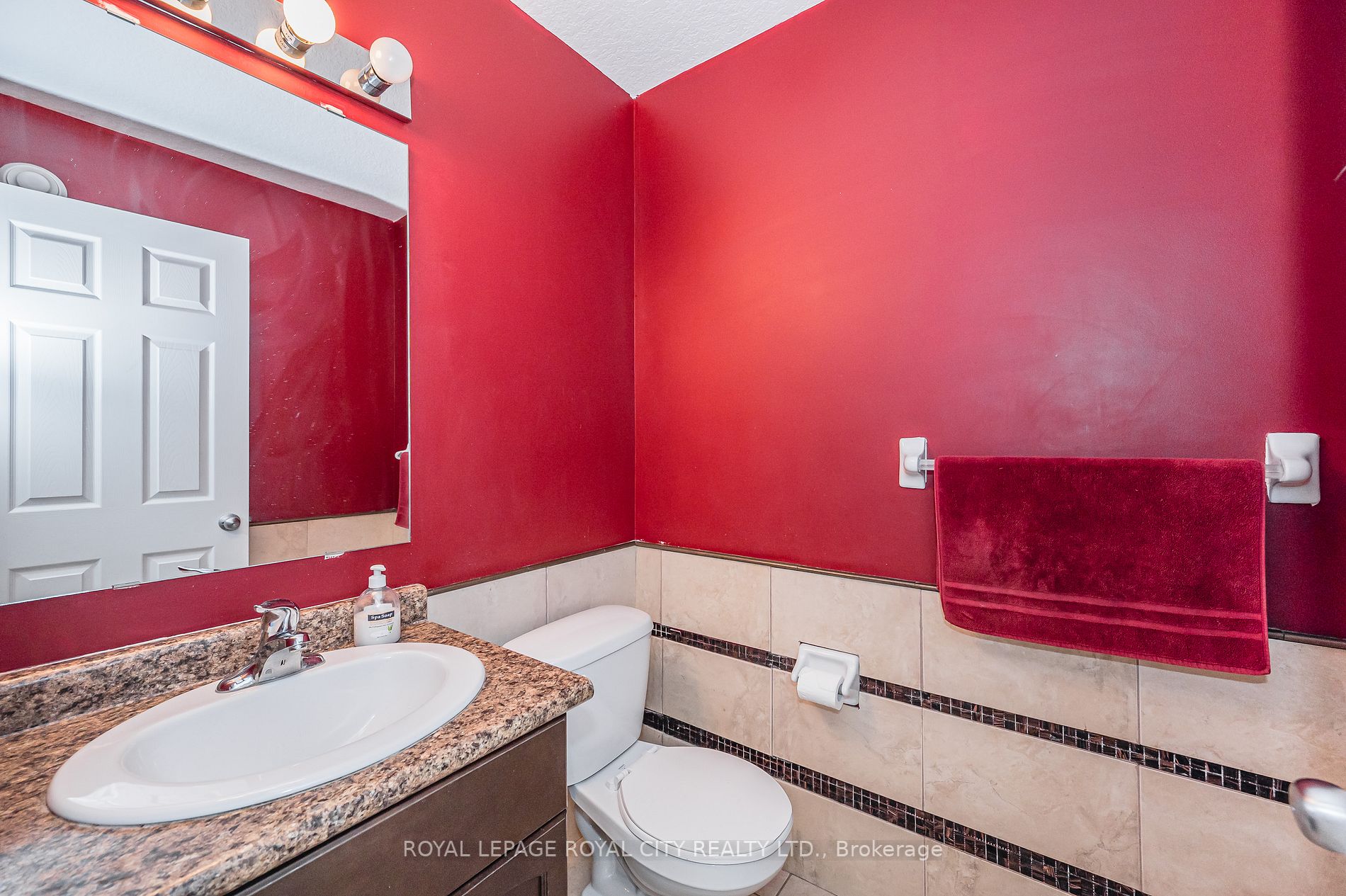 160 Curzon Cres
