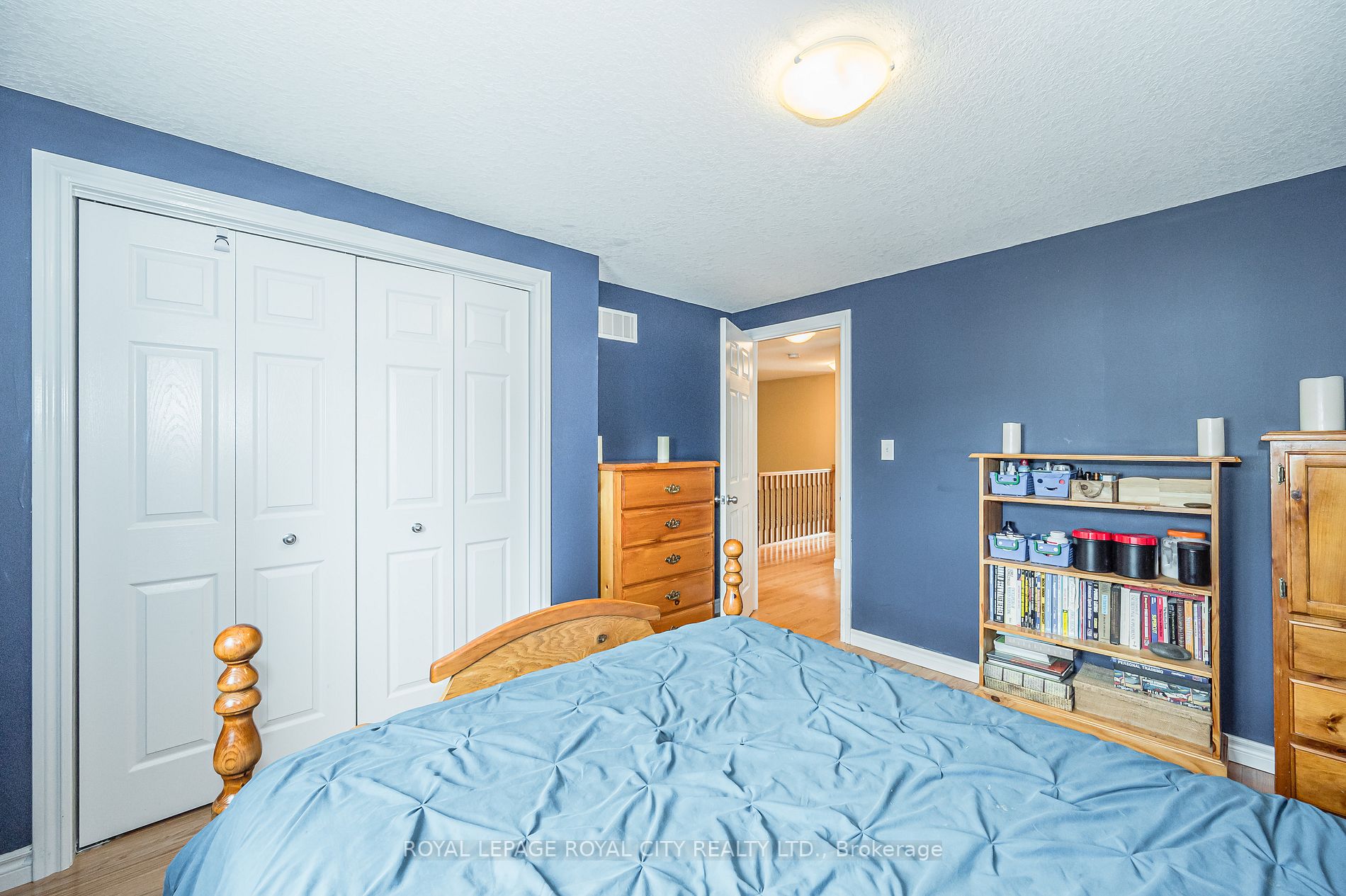 160 Curzon Cres
