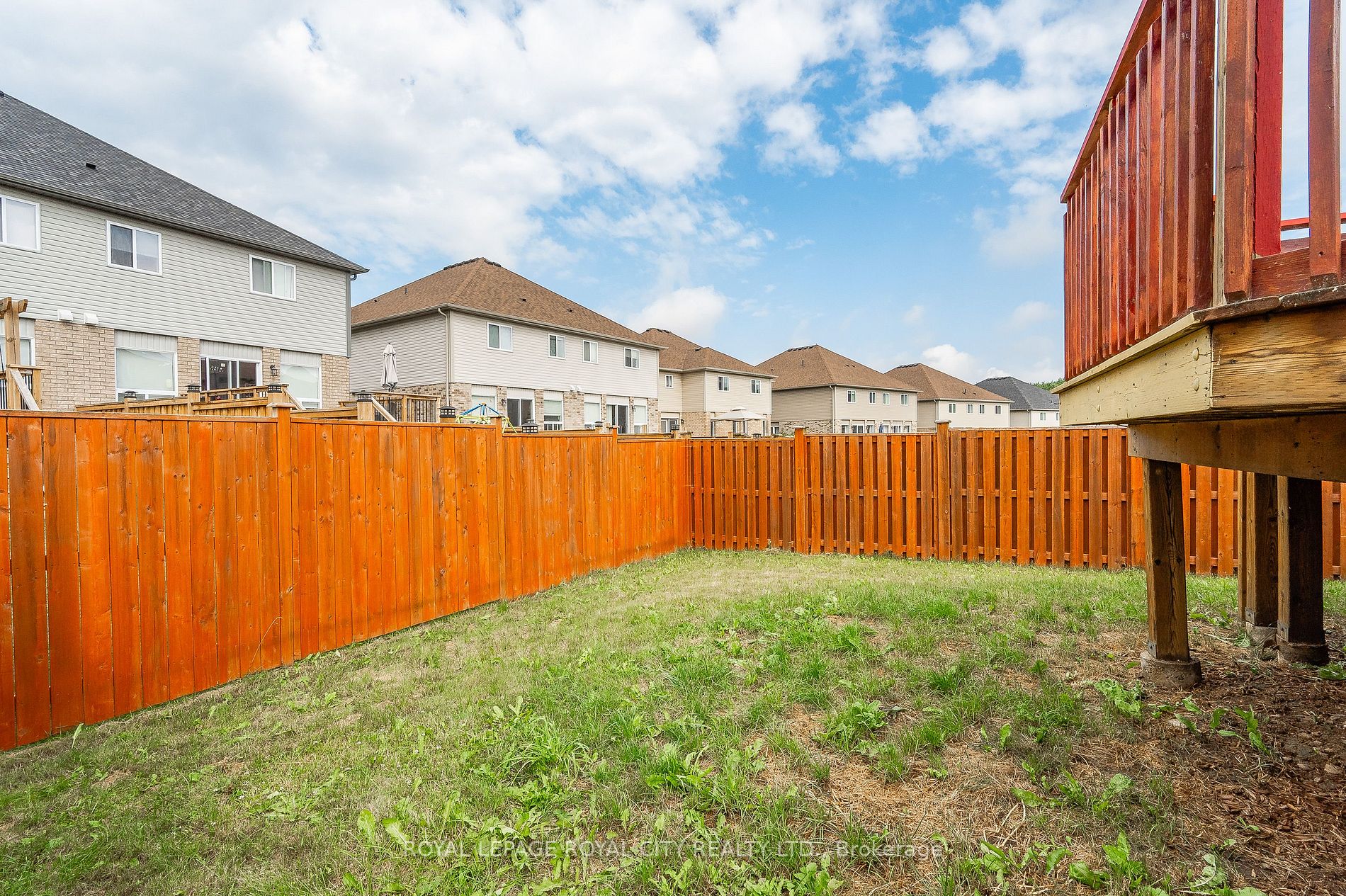 160 Curzon Cres