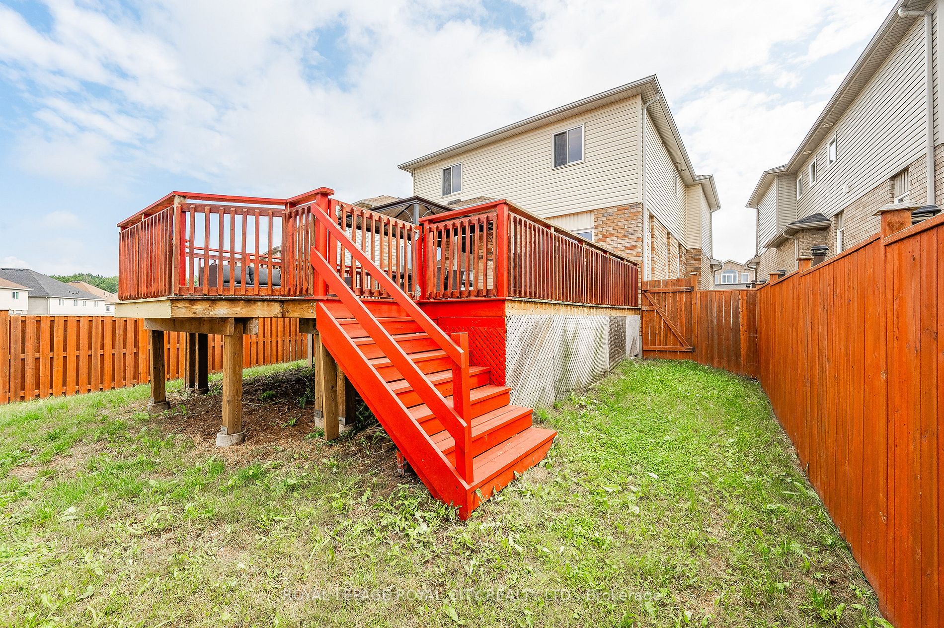 160 Curzon Cres