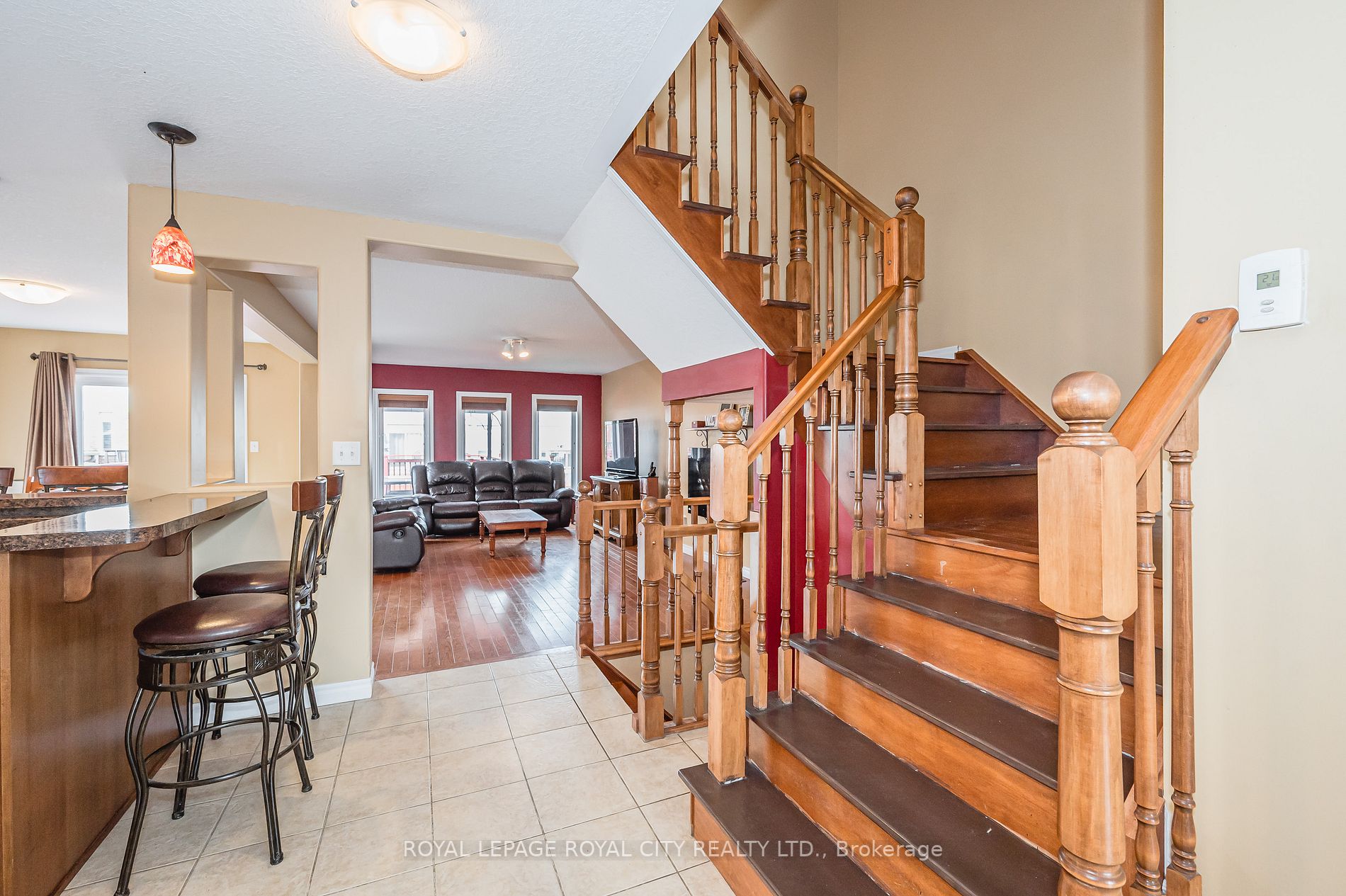160 Curzon Cres
