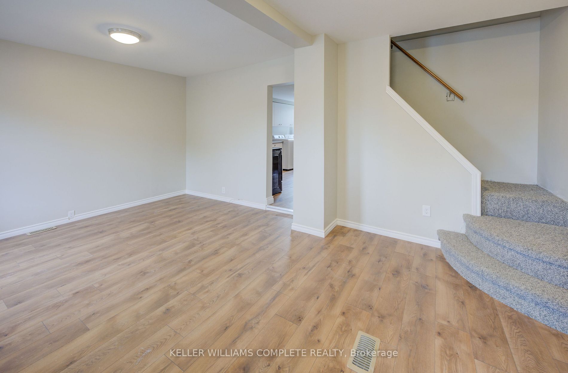 32 Burton St