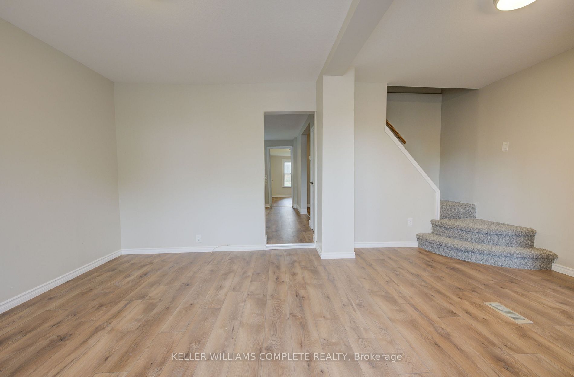 32 Burton St