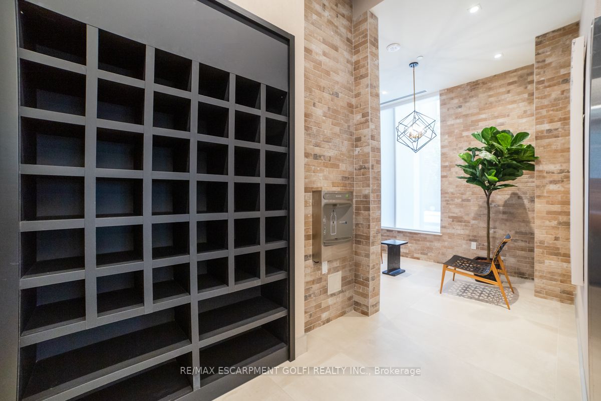 212 King William St, #1312