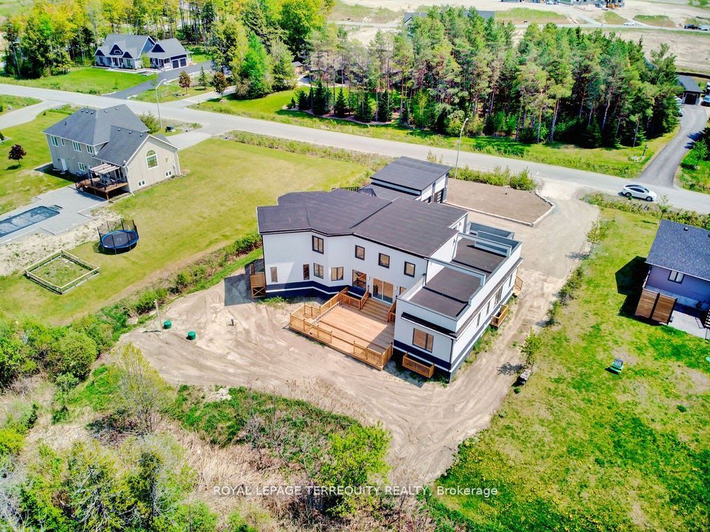 9 Rustlewood Avenue