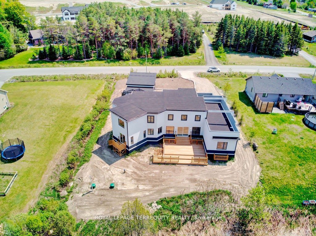 9 Rustlewood Avenue
