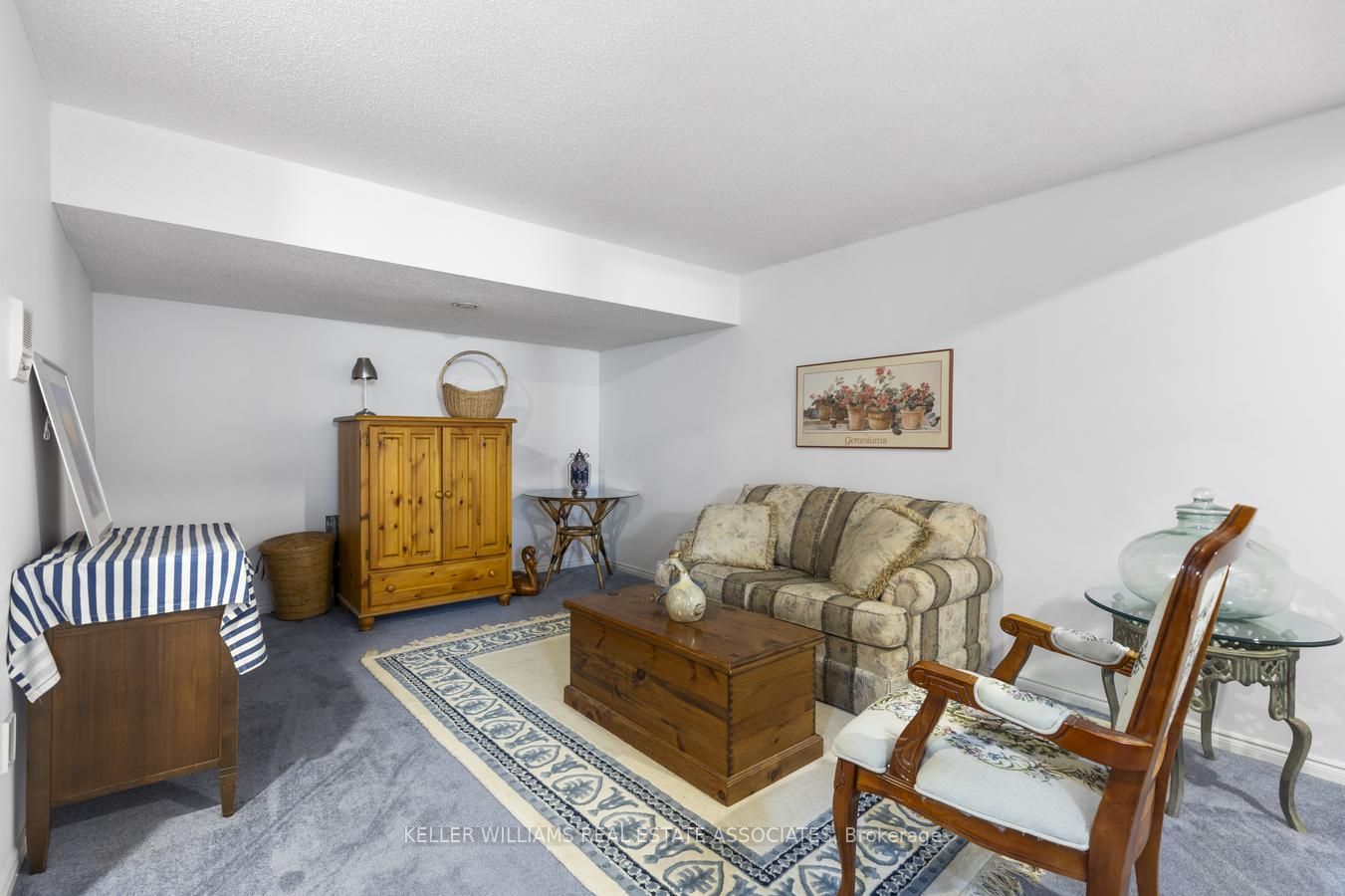 104 Woodlawn Road E, #4
