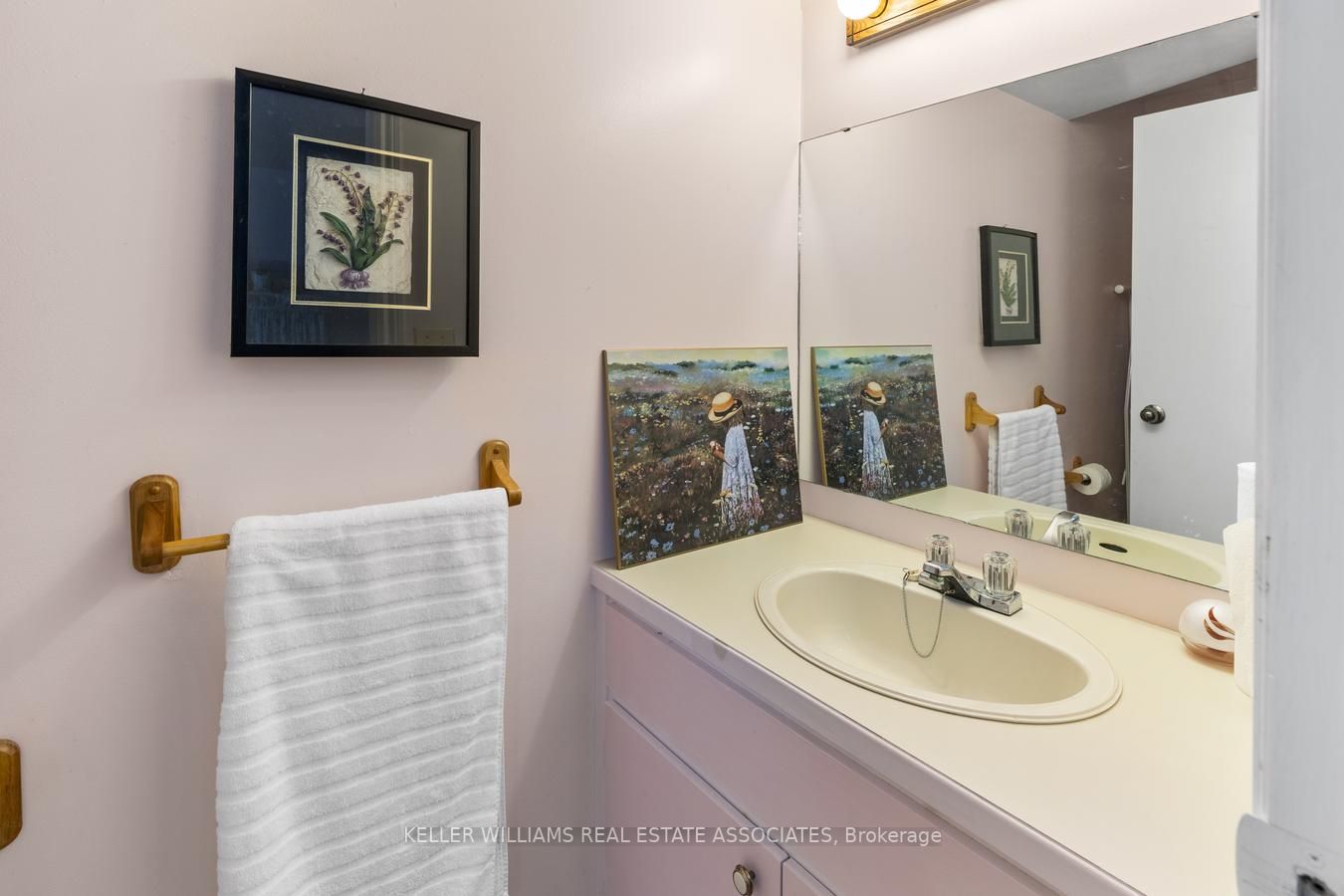 104 Woodlawn Road E, #4