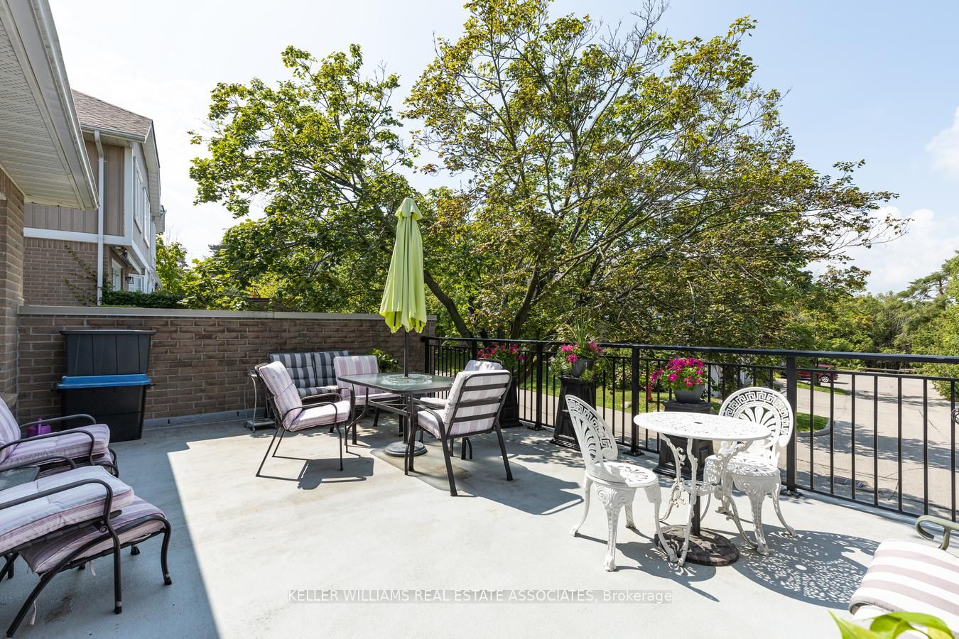 104 Woodlawn Road E, #4