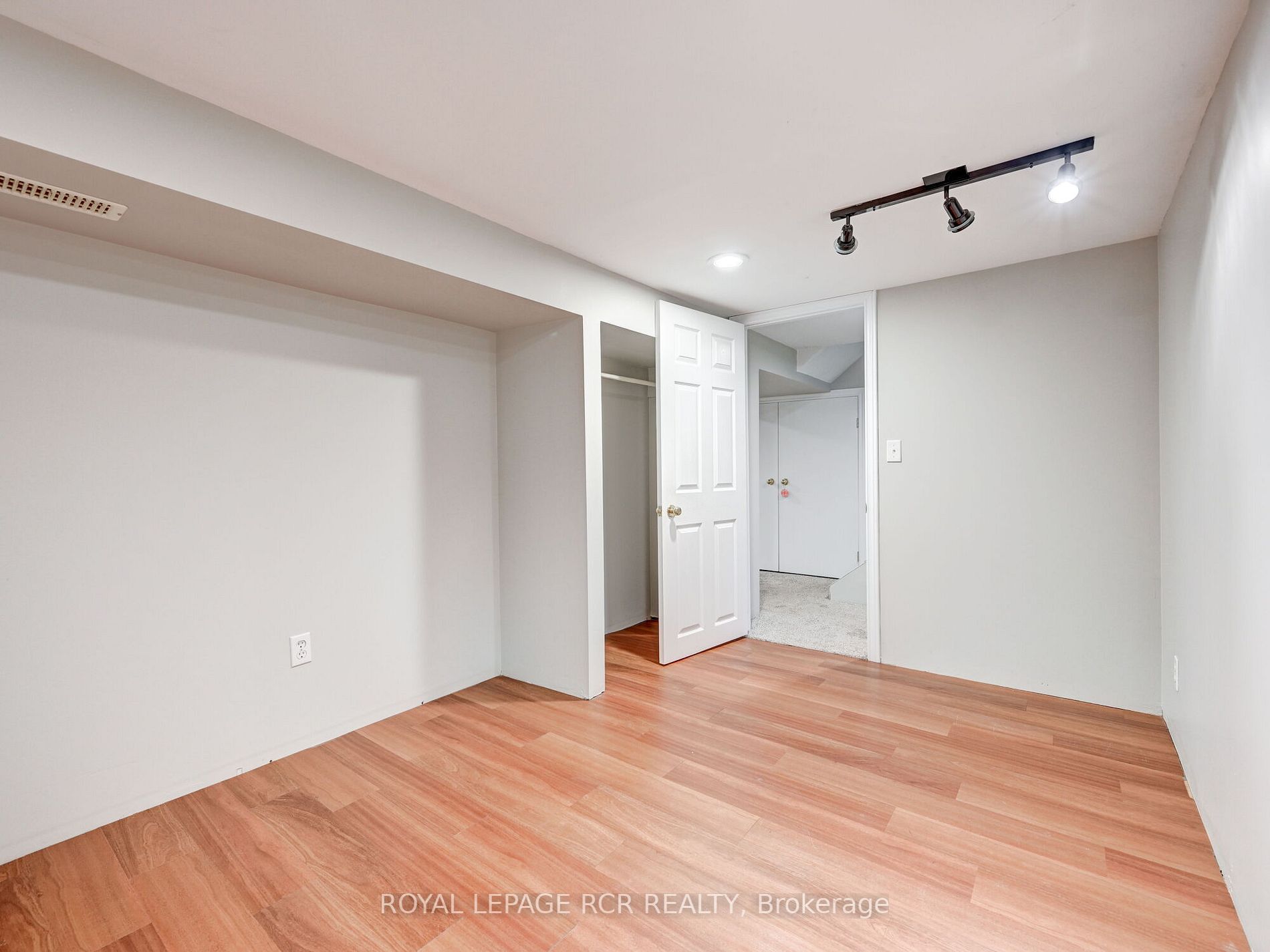 Listing X6697680 - Large Photo # 34