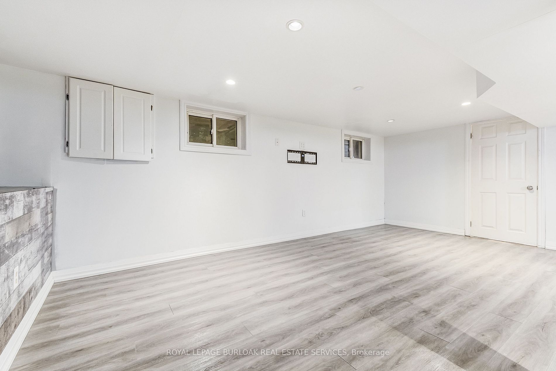 8 Albert St