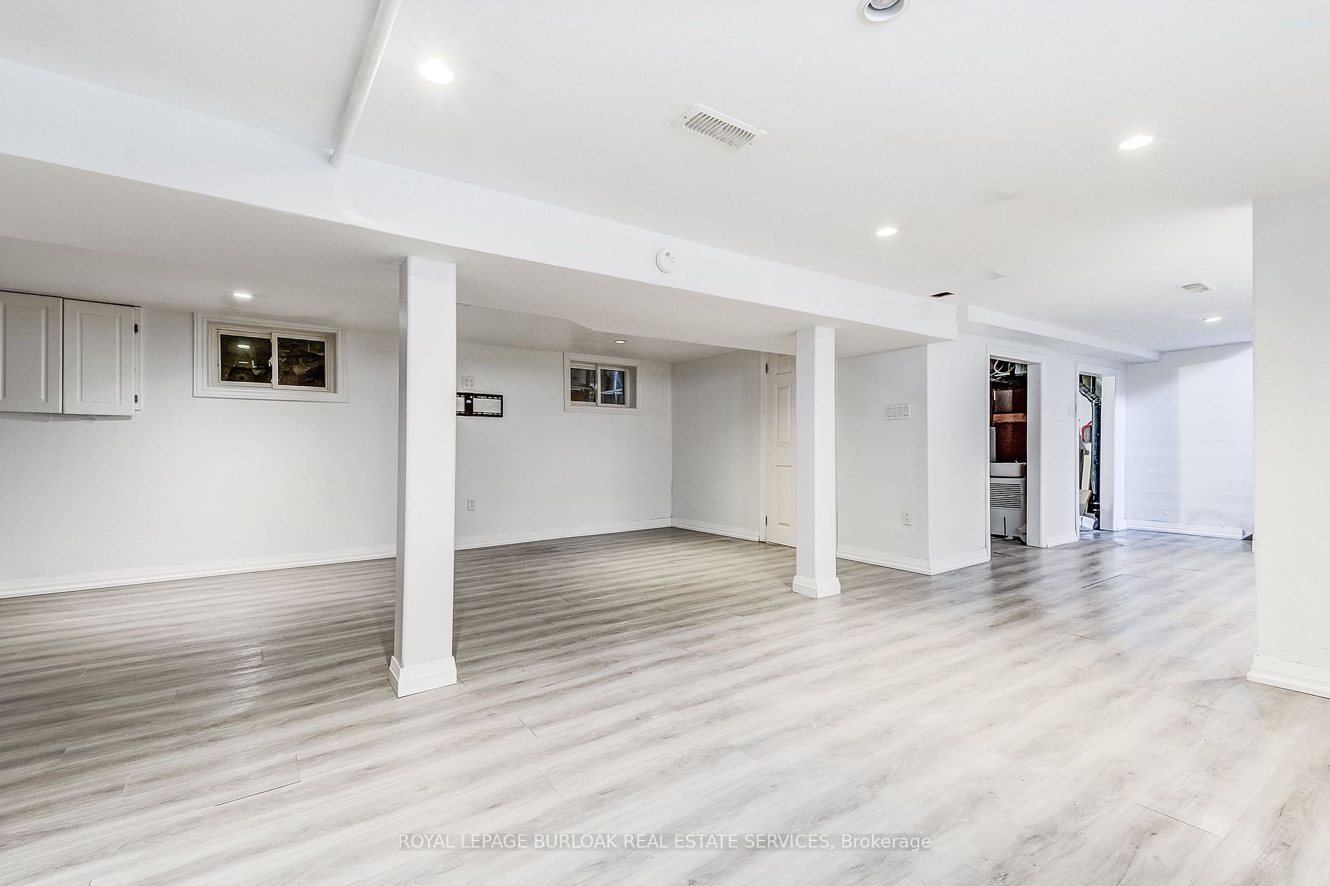 8 Albert St