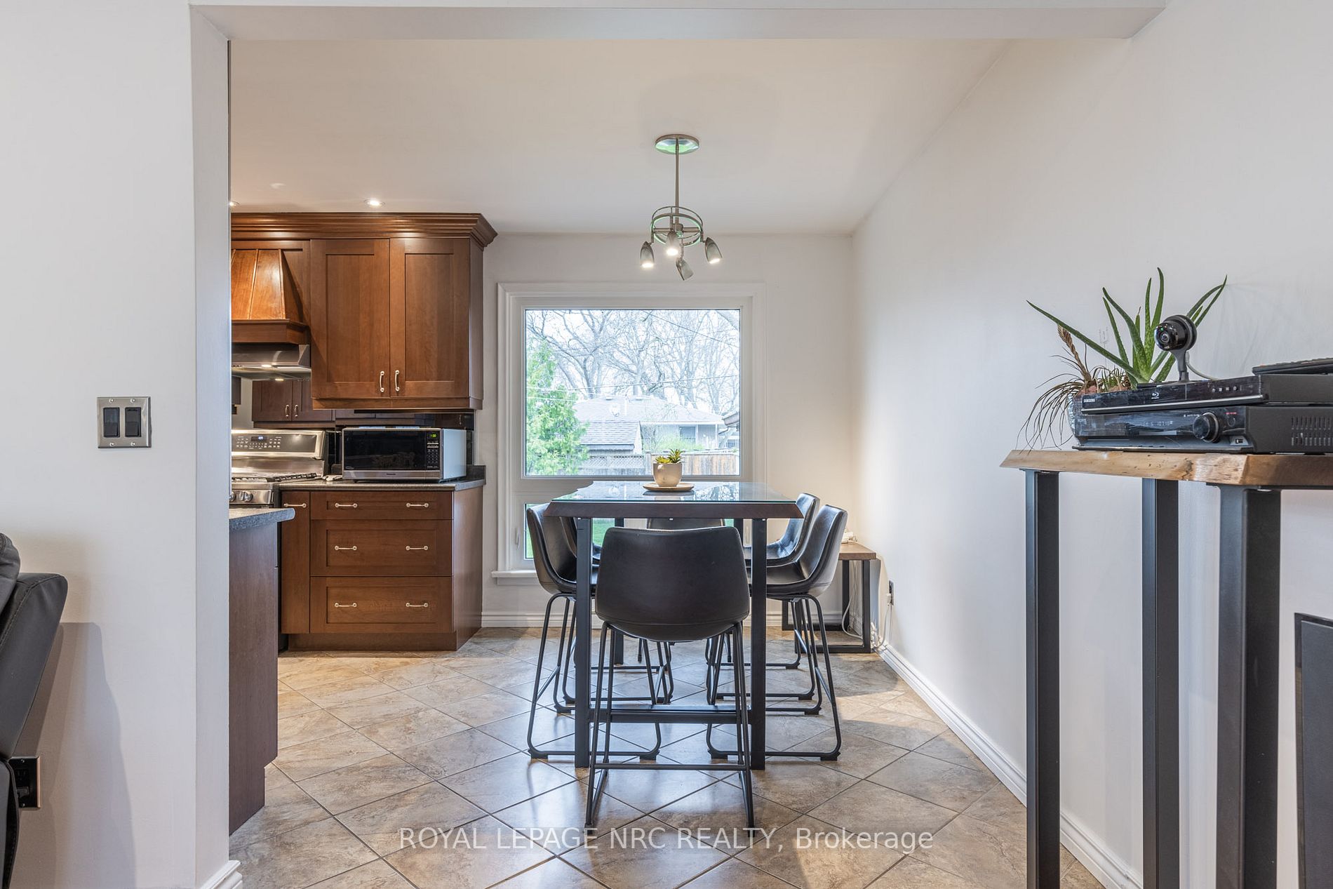5 Northridge Ave