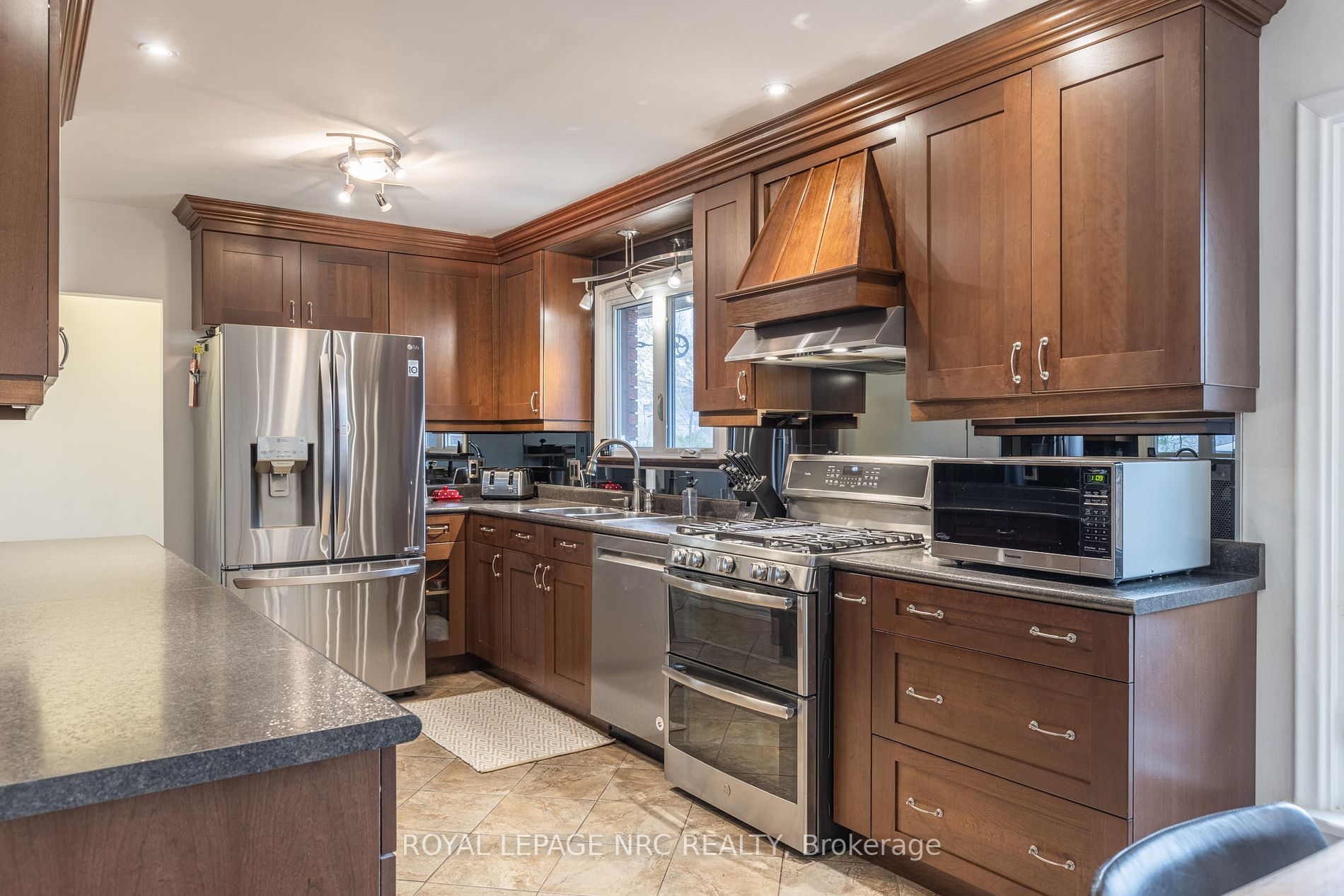 5 Northridge Ave