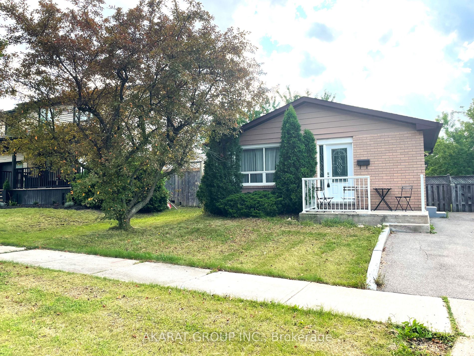 25 Pembroke St N