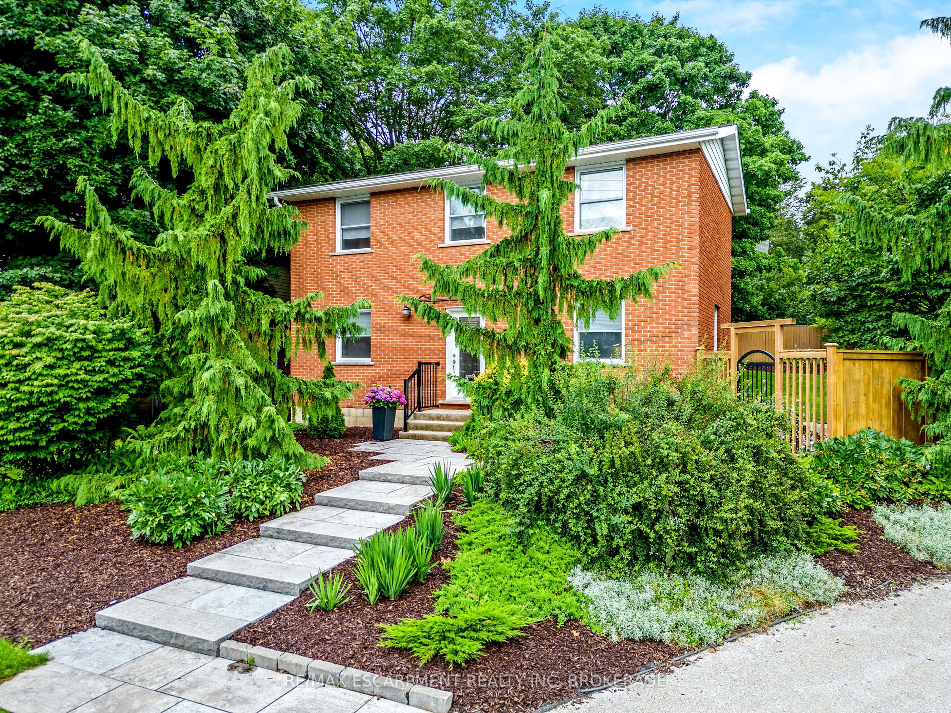 156 Jackson St