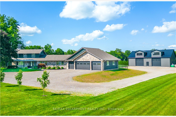 1566 Centre Rd, Hamilton