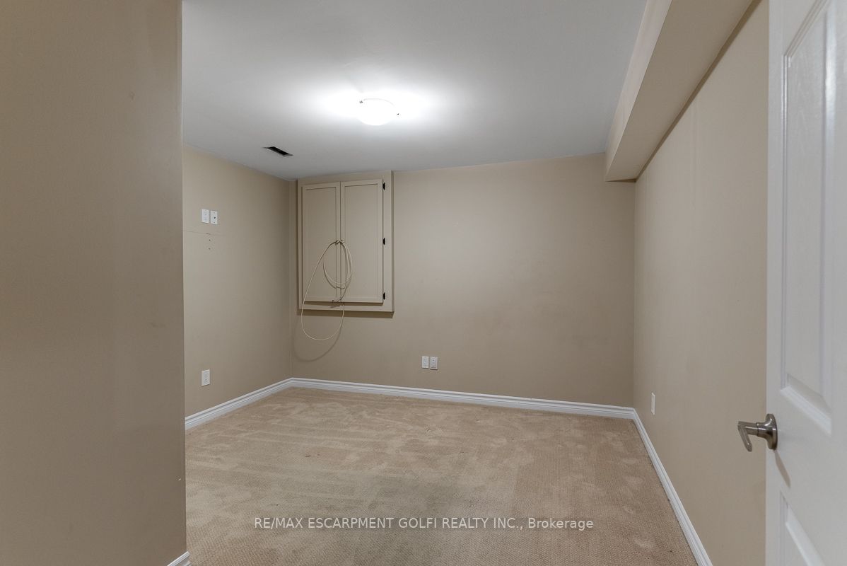 183 Valmont Crt