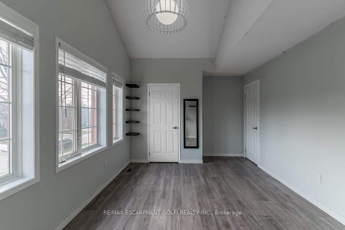 183 Valmont Crt