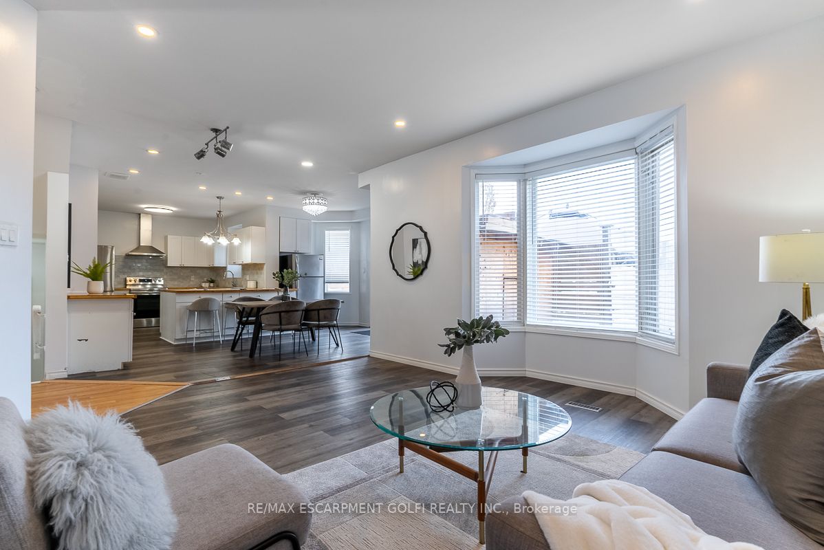 183 Valmont Crt