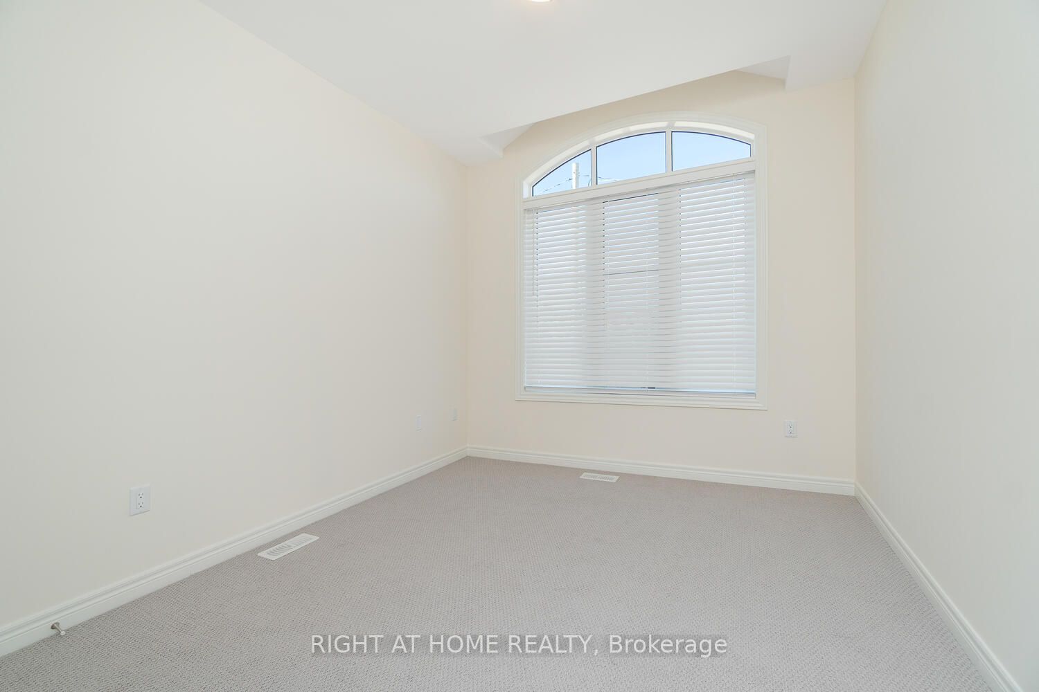 19 Robarts Drive