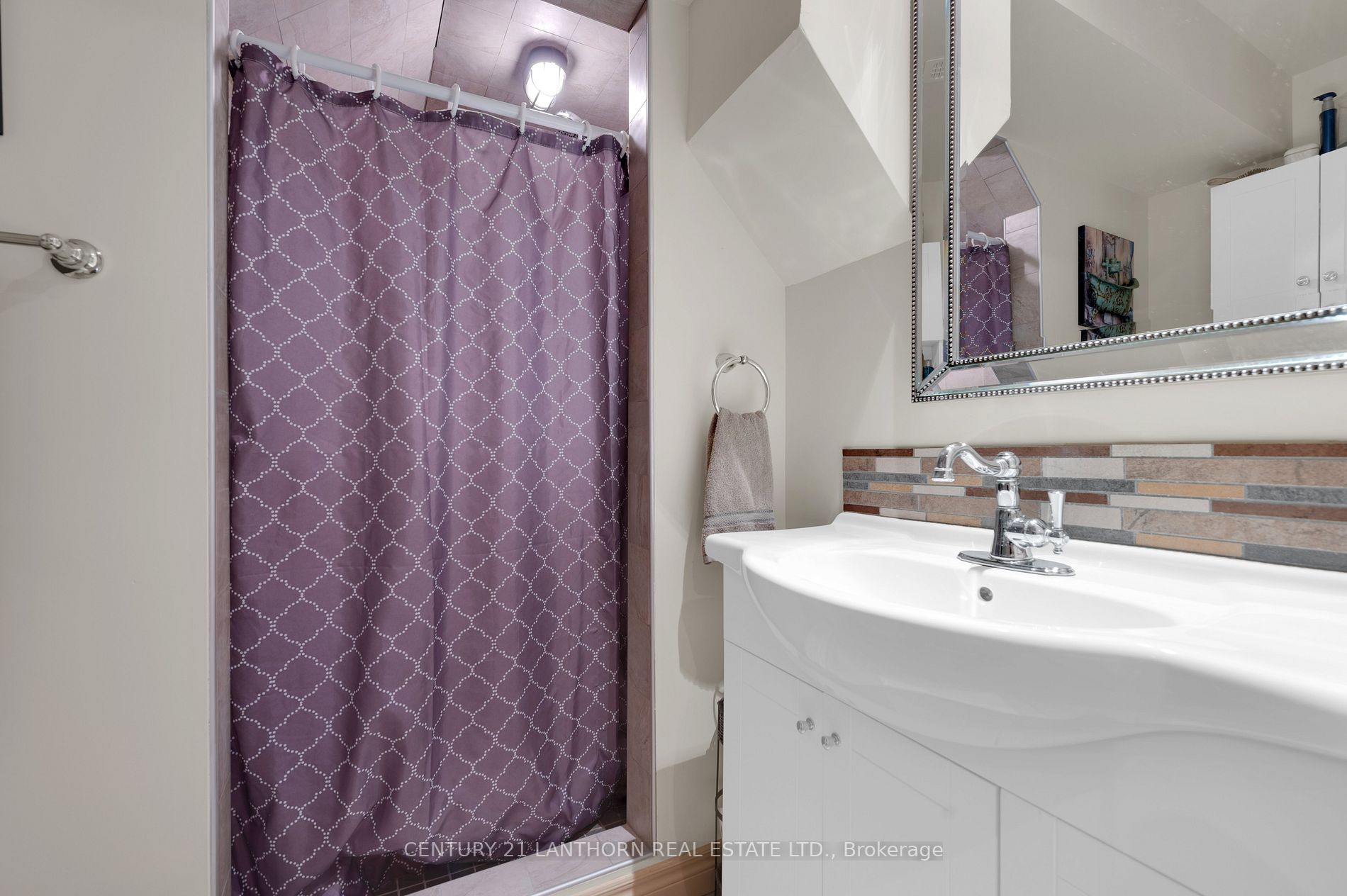 1579 Anstruther Lake Road #18