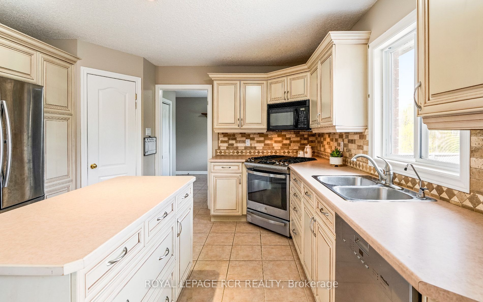 1 Devonleigh Drive
