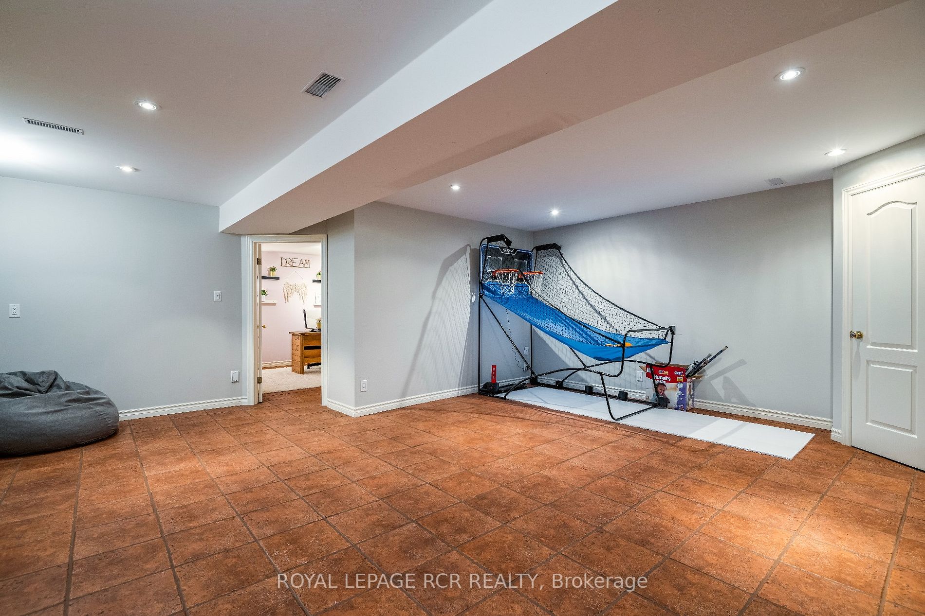 1 Devonleigh Drive