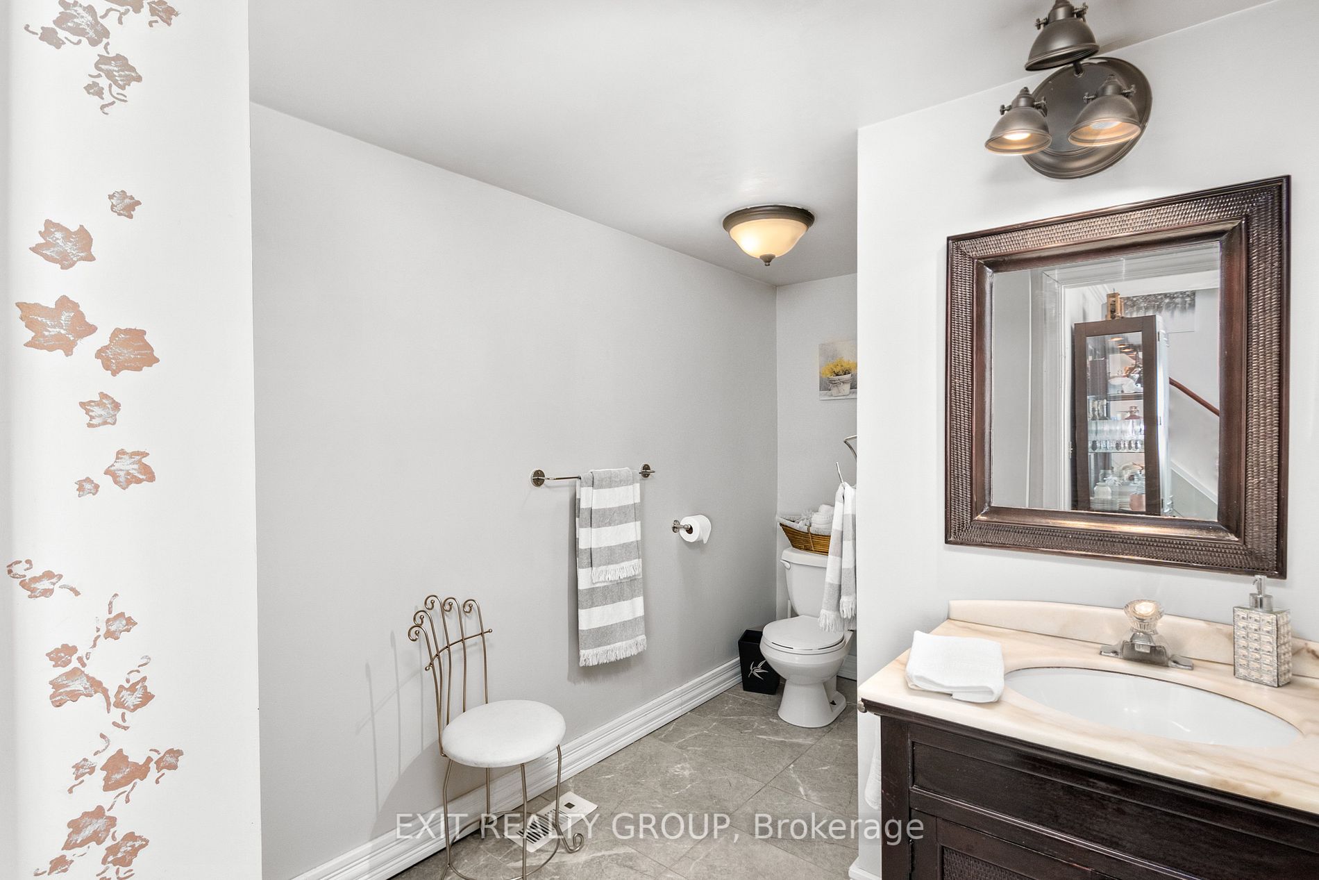 605 Westplain Rd