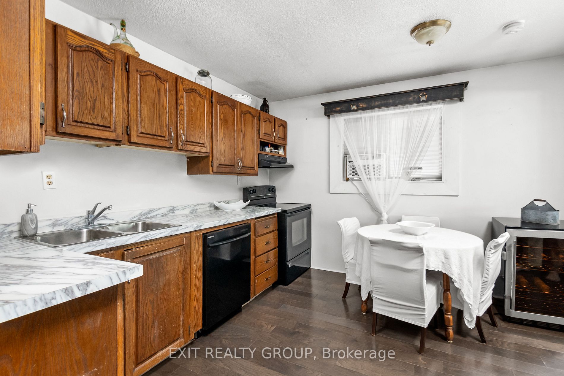 605 Westplain Rd