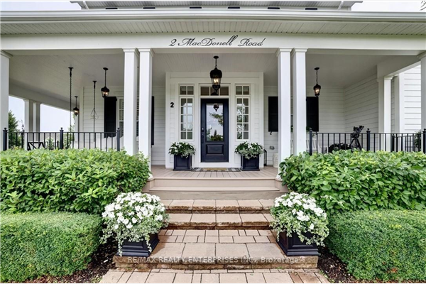 2 Macdonell Rd, Niagara-on-the-Lake