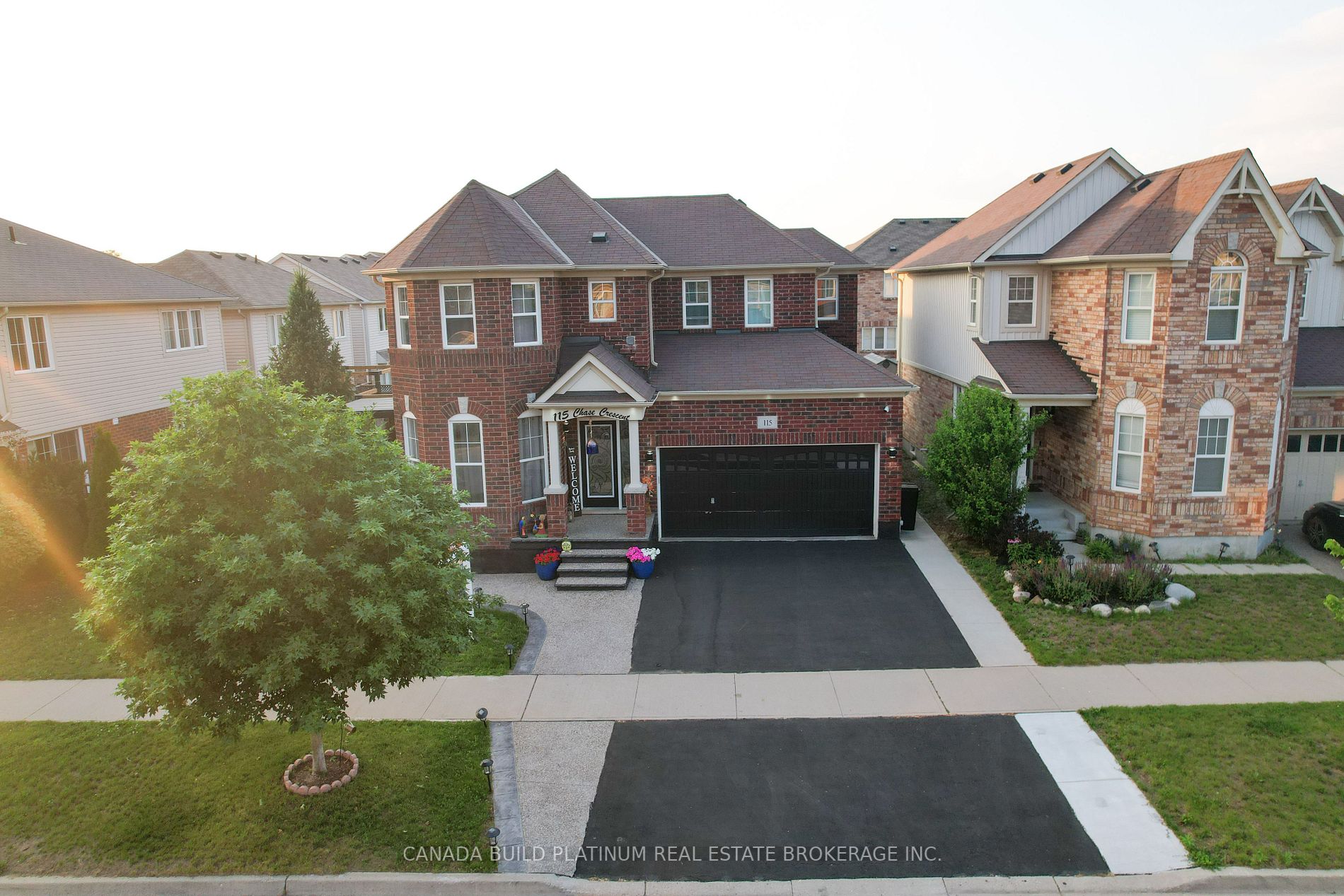 Listing X6703436 - Large Photo # 2