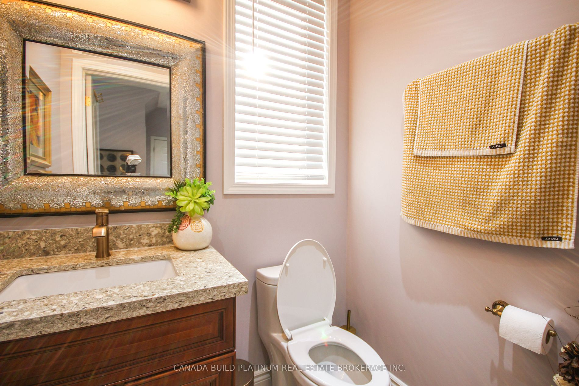 Listing X6703436 - Large Photo # 31
