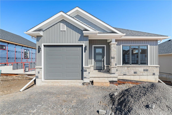 9 Cedarwood St, Quinte West
