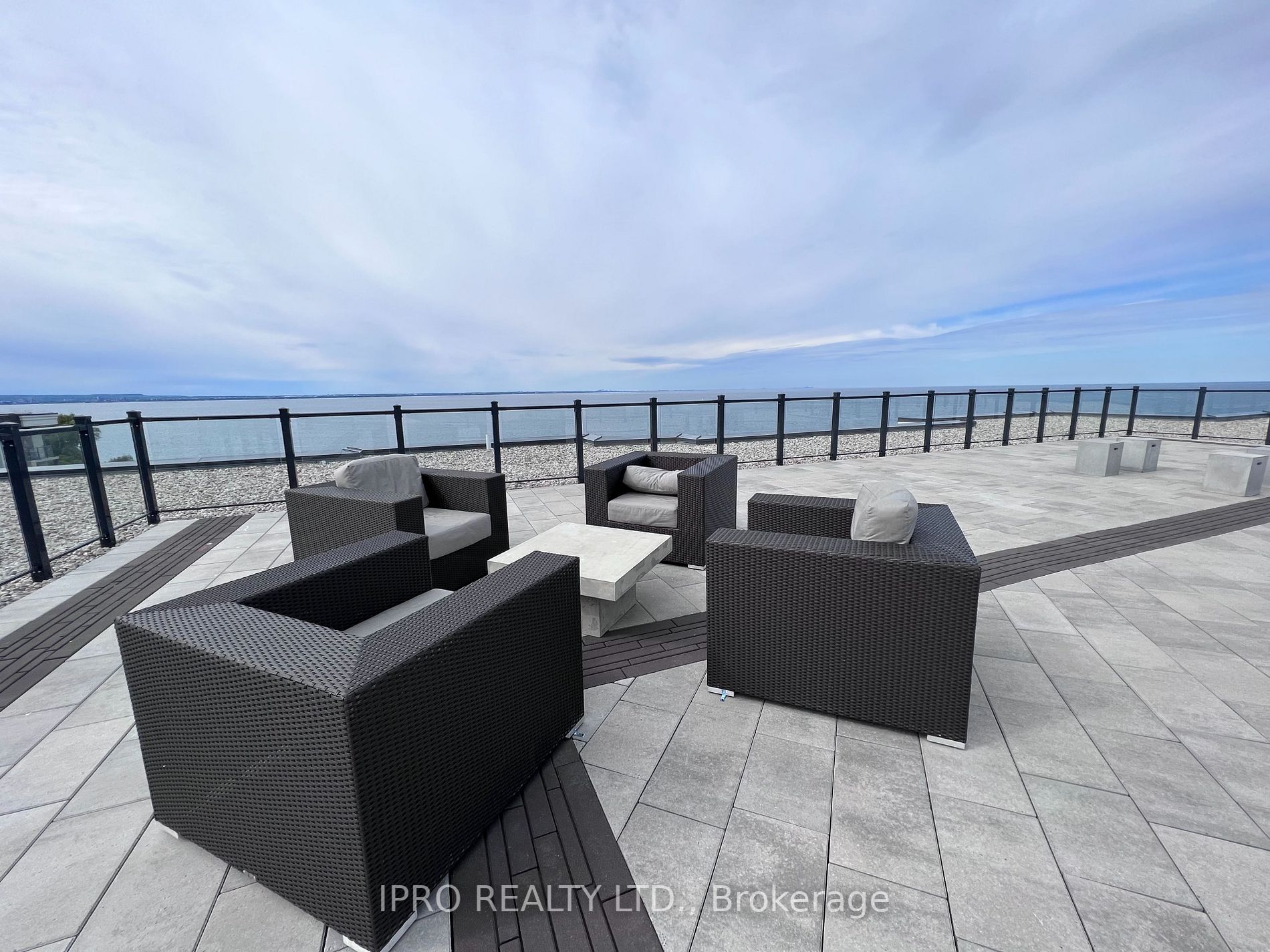 101 Shoreview Pl, #326