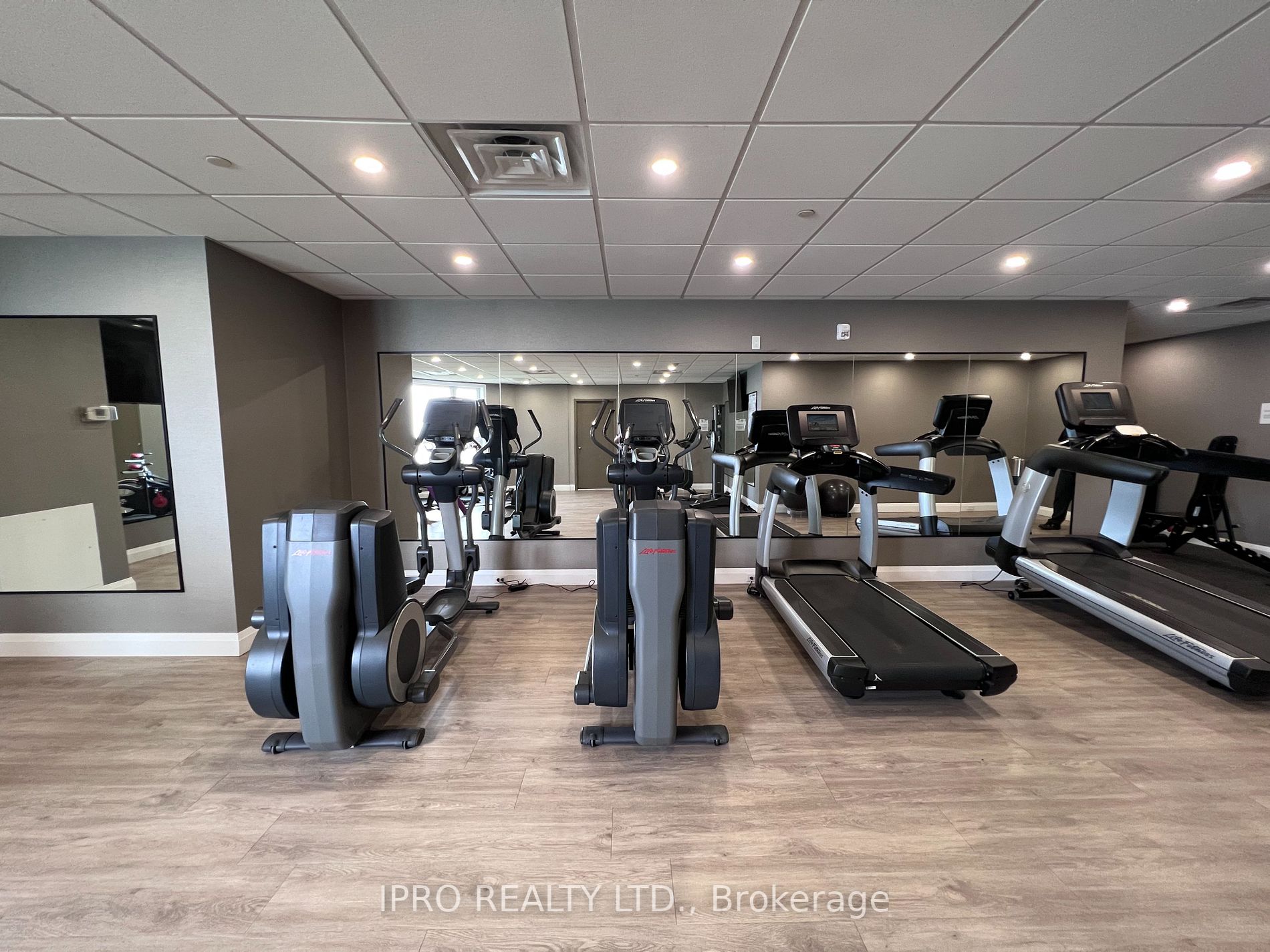 101 Shoreview Pl, #326
