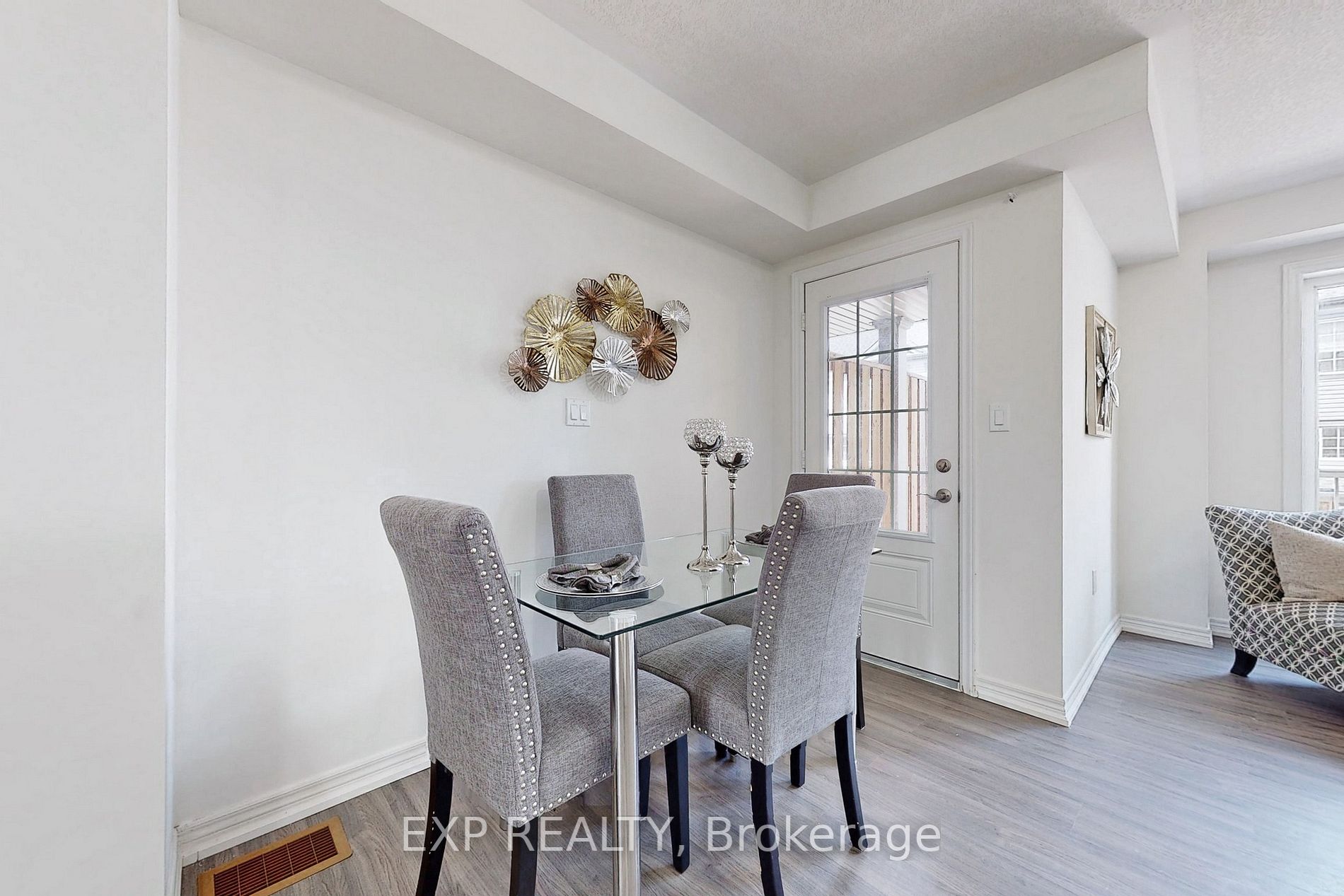 15 Duckworth Rd