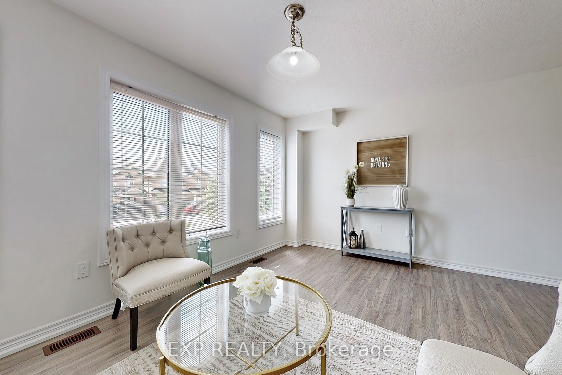 15 Duckworth Rd