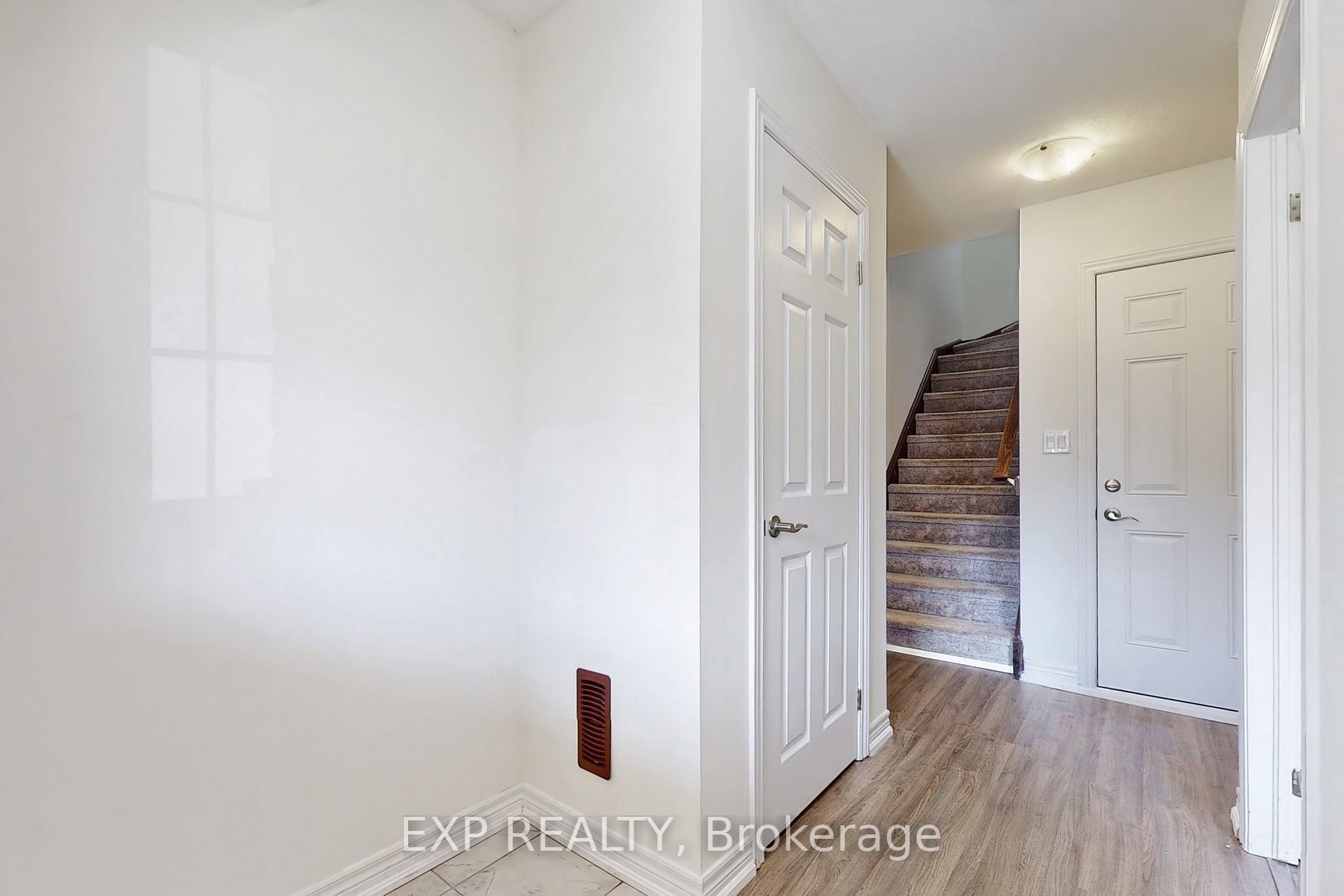 15 Duckworth Rd