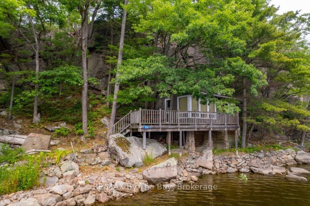 18544 Georgian Bay Shore