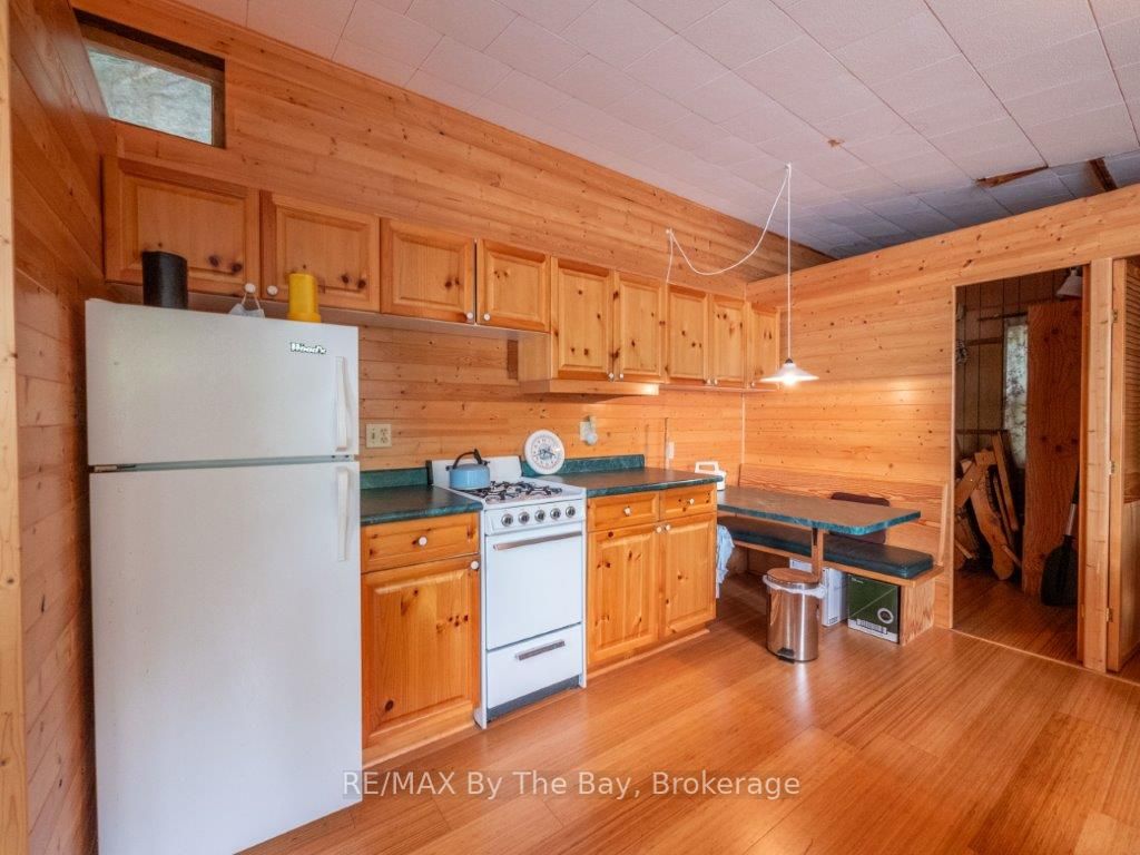 18544 Georgian Bay Shore
