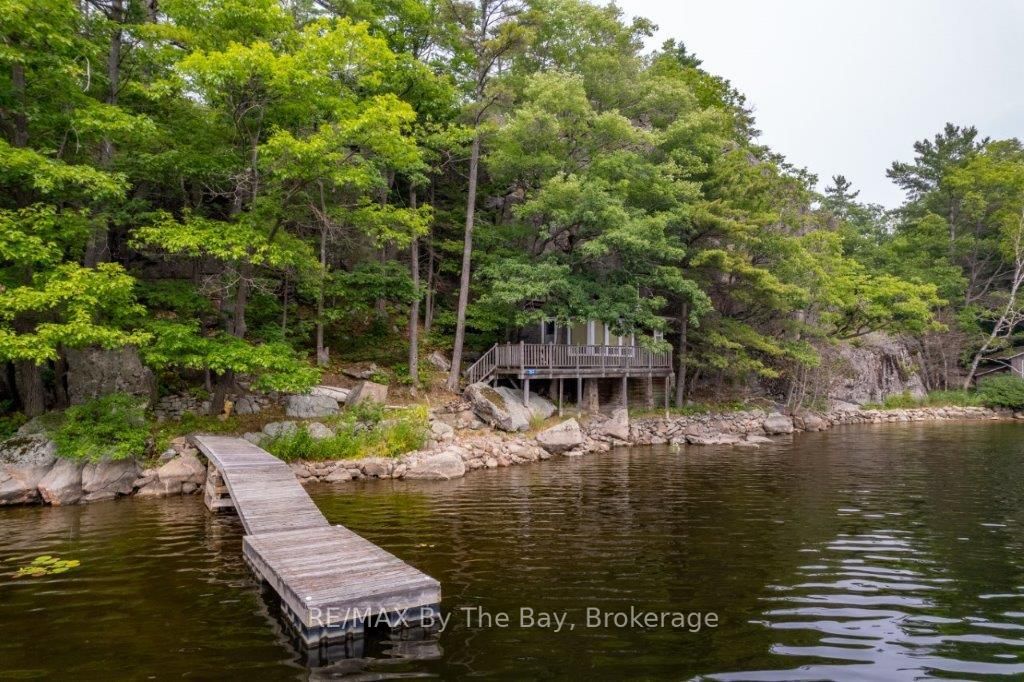 18544 Georgian Bay Shore