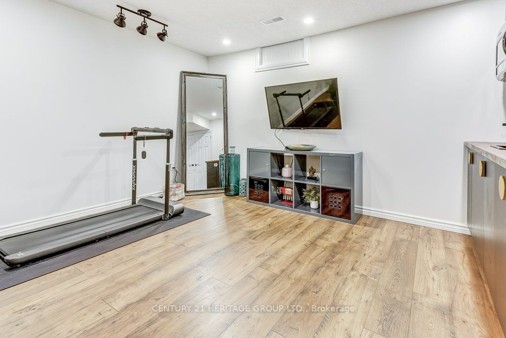 28 Udell Way