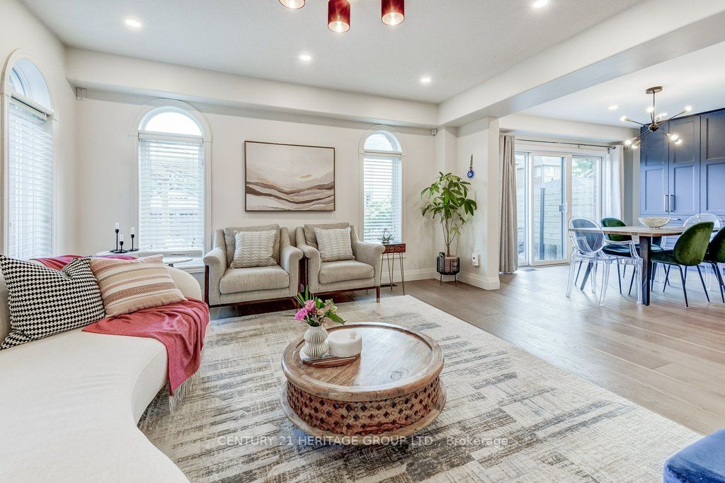 28 Udell Way